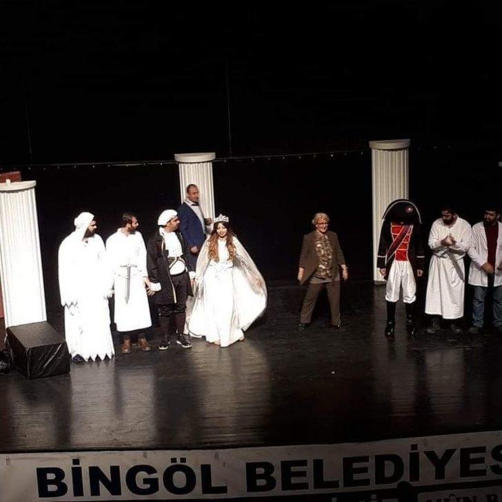 Bingöl’de ’zazaca Hamlet’e Yoğun İlgi G5