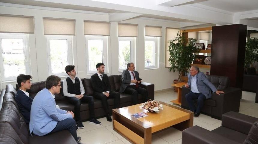 D&uuml;nya Birincilerinden Başkan &Ouml;zkan&rsquo;a Ziyaret