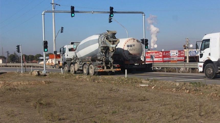 Alaşehir Belediyesi Talep Etti, Karayolları Sinyalizasyonu Faaliyete Soktu