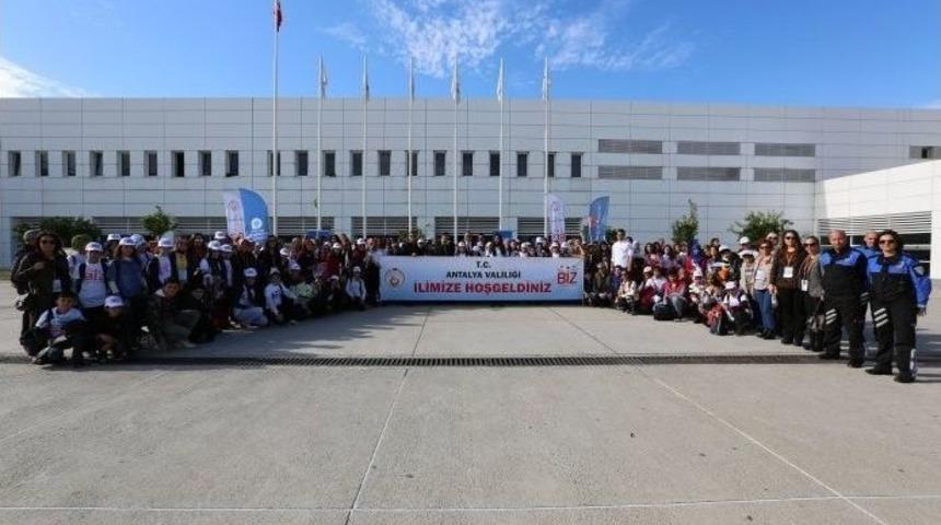 Antalya’ya Giden Öğrenciler Bitlis’e Mutlu Döndü