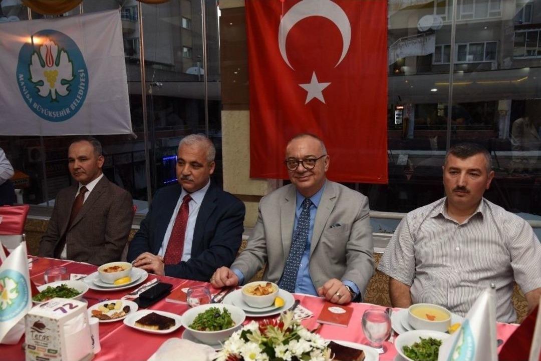 Manisa Protokol&uuml; Başkan Erg&uuml;n&rsquo;&uuml;n İftarında Buluştu