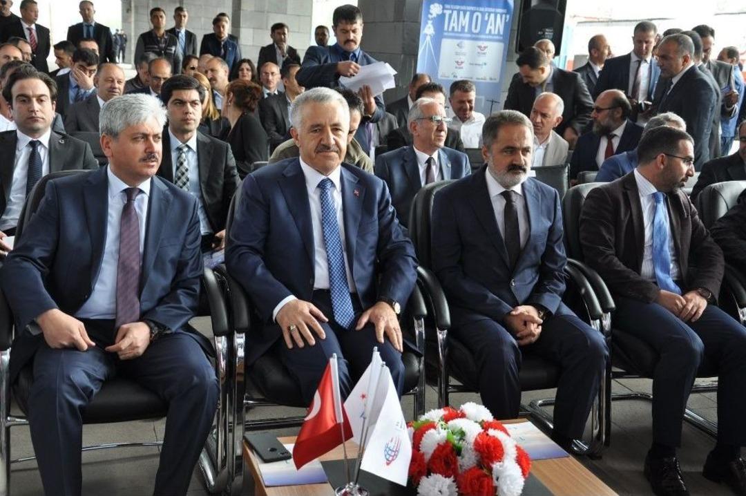 Bakan Arslan, Doğu Ekspresi Tam "o" An Ulusal Fotoğraf Sergisi&rsquo;nin A&ccedil;ılışını Yaptı