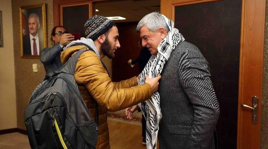 Yabancı &Ouml;ğrenciler İbrahim Karaosmanoğlu&rsquo;na Konuk Oldu