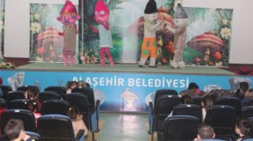 Troller Alaşehir&rsquo;de Mutluluk Dağıttı