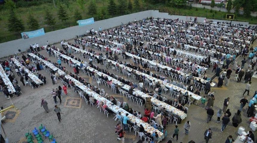 Bilecik’teki Gönül Sofrasında Yüz Bin Misafir Ağırlandı