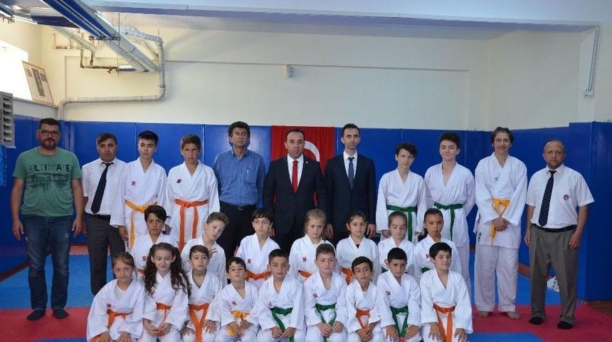 Karate Kuşak Terfi Sınavı Yapıldı