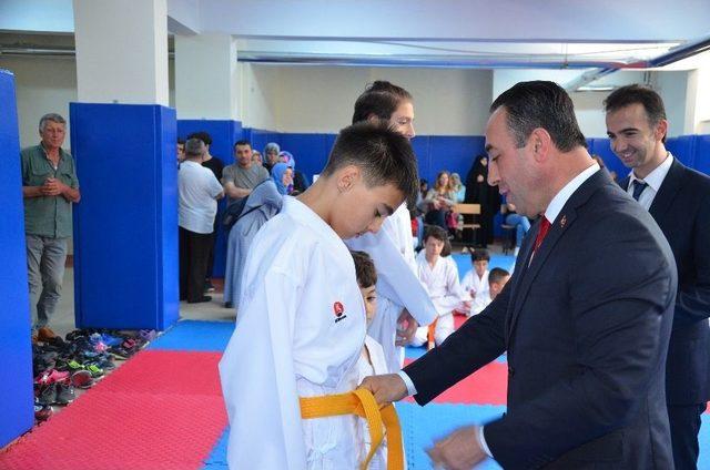 Karate Kuşak Terfi Sınavı Yapıldı