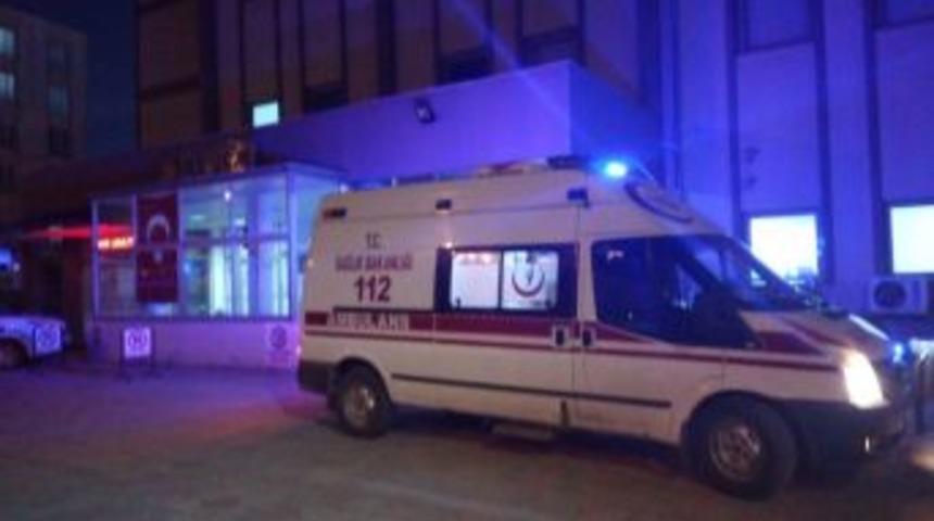 Motosiklet S&uuml;r&uuml;c&uuml;s&uuml; Yaşlı Adama &Ccedil;arptı: 1 Yaralı