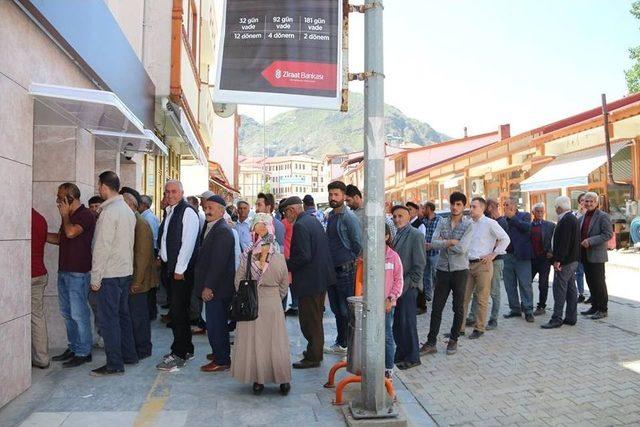 Oltu’da Atm Kuyruğu