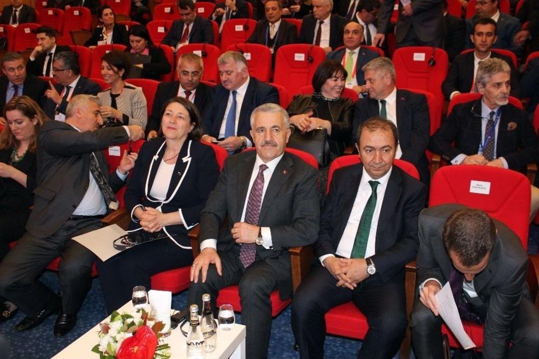 Bakan Arslan&rsquo;dan İzmir&rsquo;e Yeni Havalimanı M&uuml;jdesi