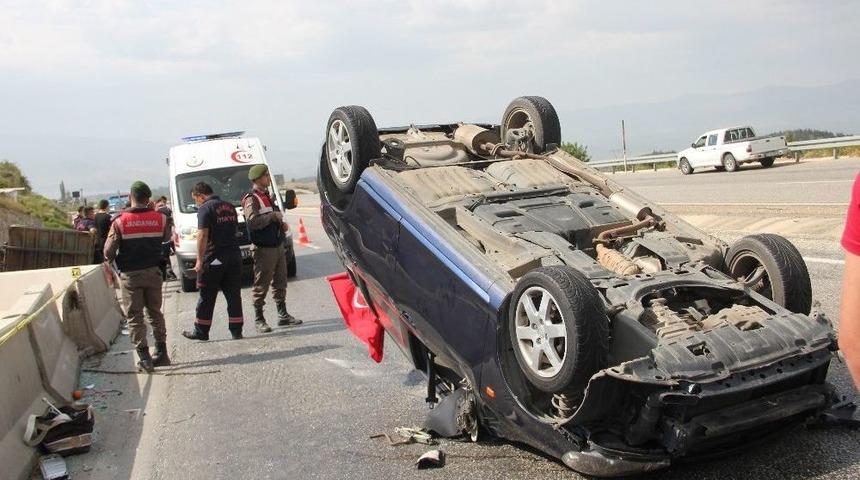 Otomobil Trakt&ouml;re Arkadan &Ccedil;arptı: 1 &Ouml;l&uuml;, 1 Yaralı