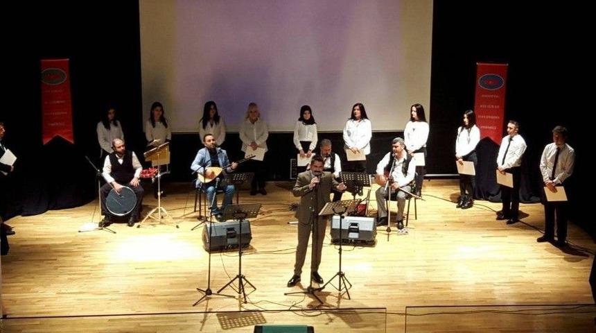 "saz Ve Söz" Konseri Yoğun İlgi Gördü