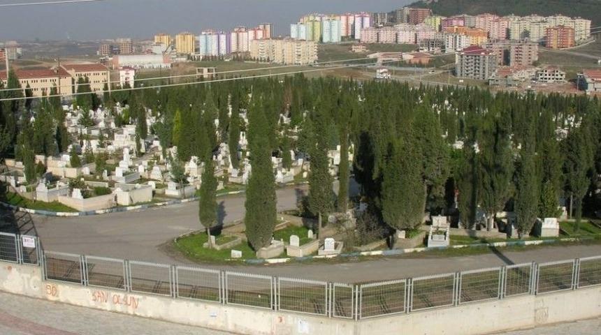 Gebze’de Mezarlıklar Bayrama Hazır