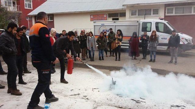 Üniversite Öğrencilerine Afad Gönüllülük Eğitimi