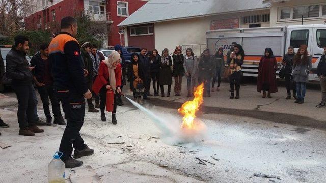 Üniversite Öğrencilerine Afad Gönüllülük Eğitimi