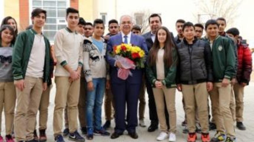 Başkan Kutlu&rsquo;dan 23 Nisan Kutlaması