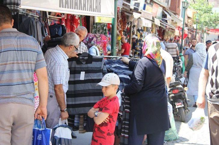 Esnaf Eski Bayramları Mumla Arıyor G4