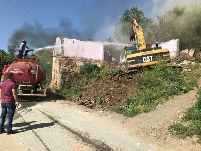 Kale Mahallesi’nde Yol Genişletme Çalışması