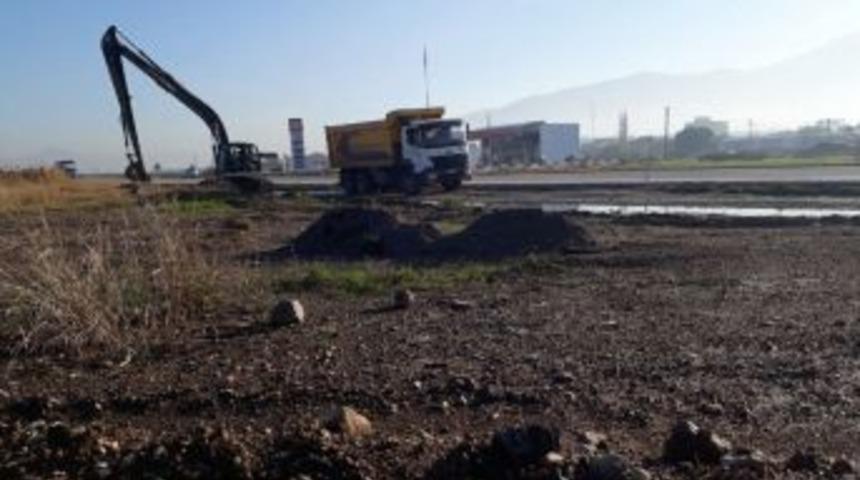 Avdan’ın Dere Yatağı Yabancı Maddelerden Temizleniyor