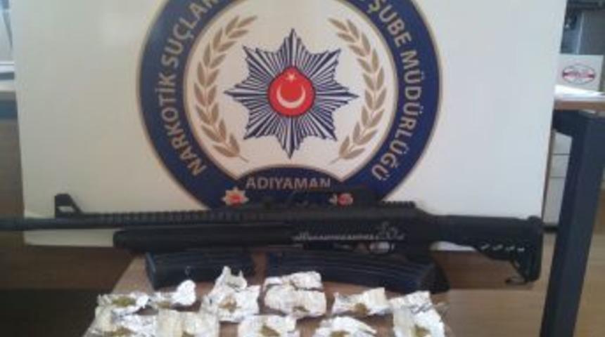 Uyuşturucu Taciri 2 Şahıs Tutuklandı