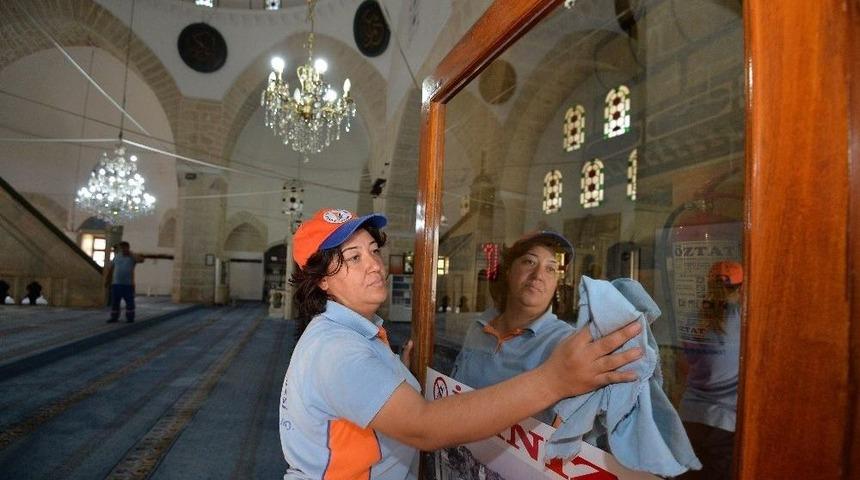 Muratpaşa&rsquo;da Bayram Temizliği