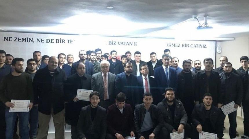 İslami İlimler Akademisini Bitirenlere Sertifikaları Verildi