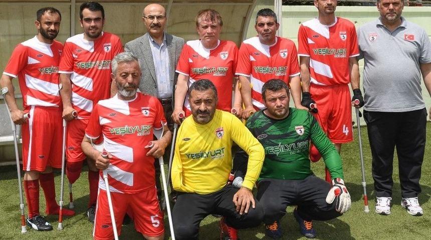 Adana&rsquo;da Amat&ouml;r Spor Kul&uuml;plerine 376 Bin Lira Yardım