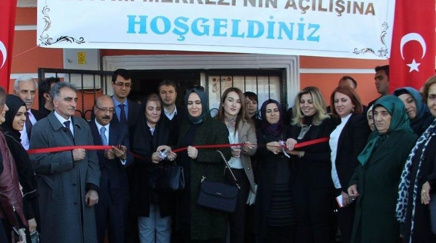 Yenişehir Belediyesi Kadın Meslek Ve Eğitim Merkezi A&ccedil;tı