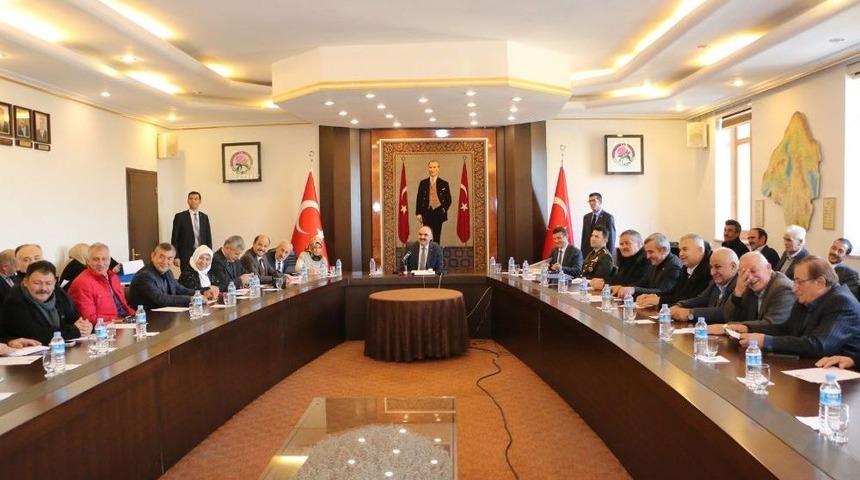 Isparta&rsquo;daki Son Muhtarlar Toplantısında Başarı Temennisi