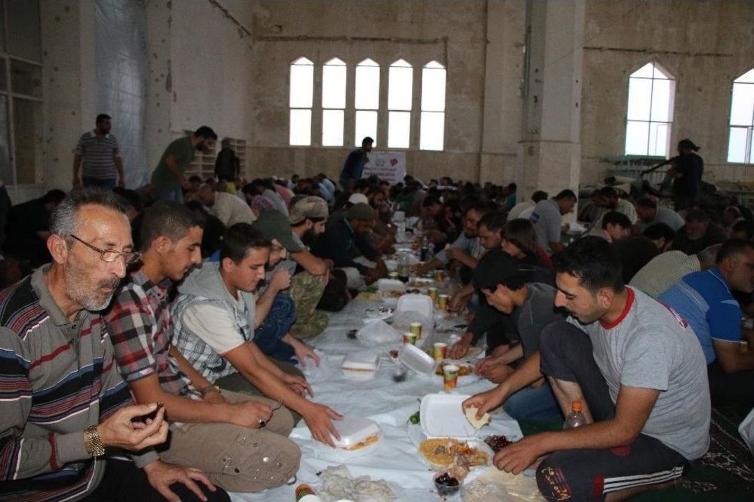 Halep&rsquo;in Sıfır Noktasında Toplu İftar