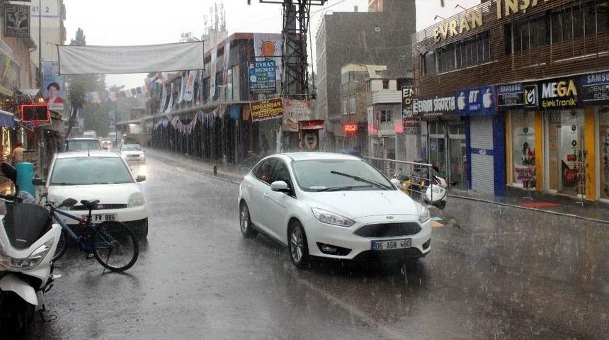 Kilis&rsquo;te Sağanak Yağmur Etkili Oldu