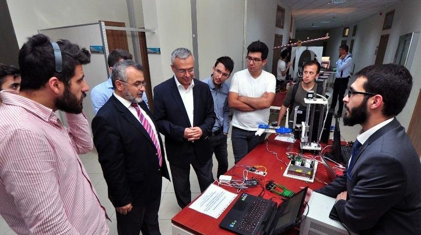 Ne&uuml; Mekatronik M&uuml;hendisliği B&ouml;l&uuml;m&uuml; &Ouml;ğrencilerinden Yılsonu Sergisi