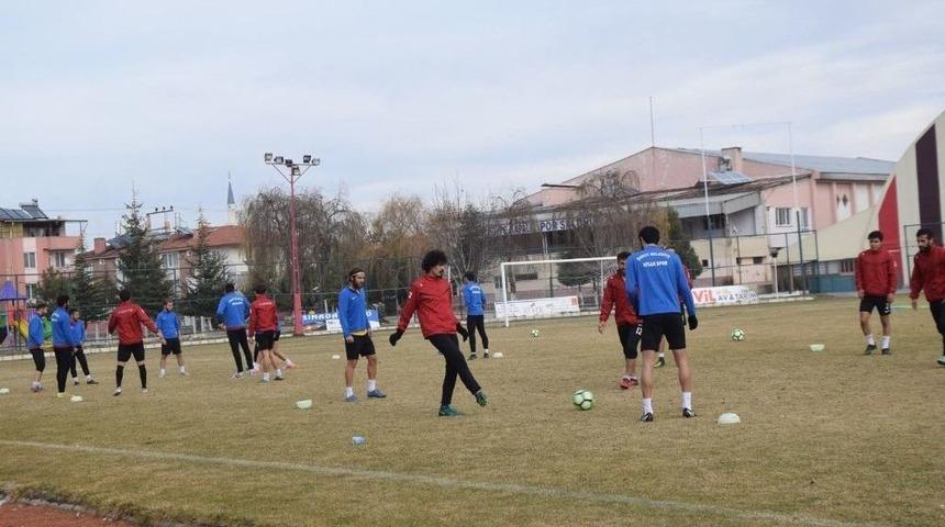 Şuhut Belediye Hisarspor 2. Yarı Hazırlıklarına Başladı