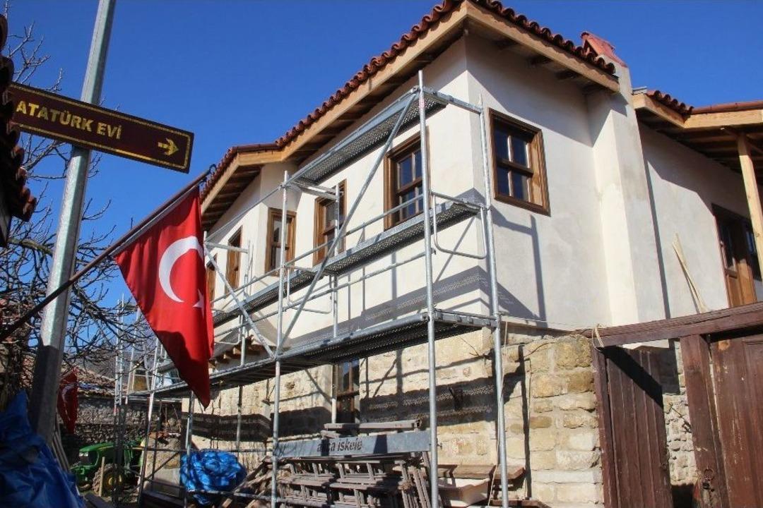 Atat&uuml;rk&rsquo;&uuml;n Evi Restore &Ccedil;alışmaları S&uuml;r&uuml;yor