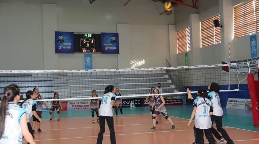 Oltu Anadolu Lisesi Kızları Erzurum&rsquo;da Filenin Sultanları Oldu