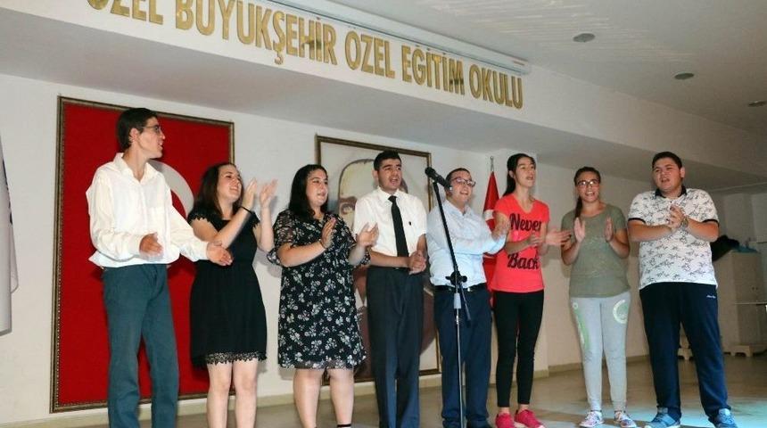 &Ouml;zel Eğitim Okulu İlk Mezunlarını Verdi