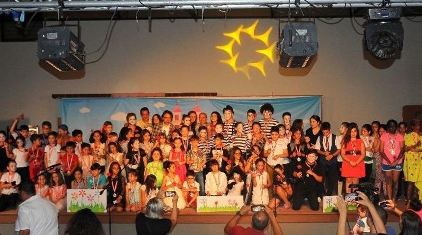 Seferihisar’ın Tiyatrocu Ordusu Festivalde Buluştu