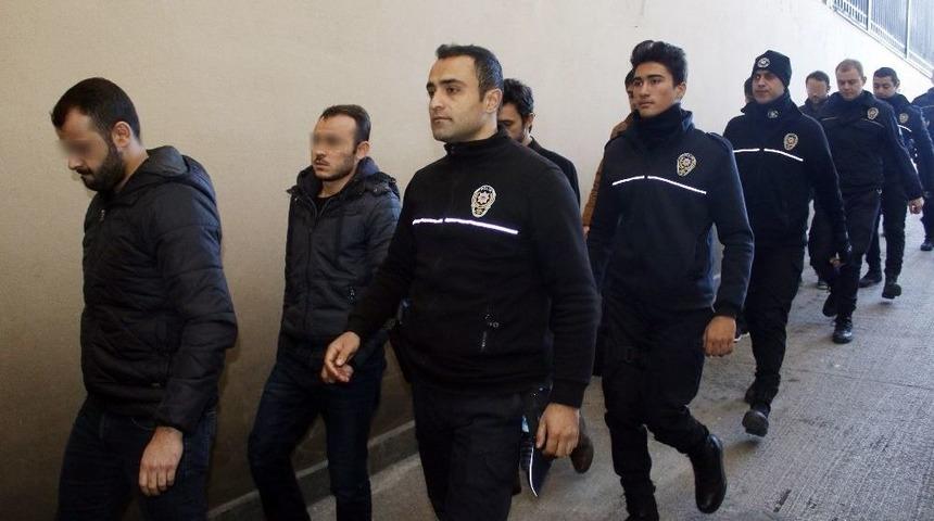 Fet&ouml;&rsquo;n&uuml;n Askeri Mahrem Yapılanmasına 42 Tutuklama