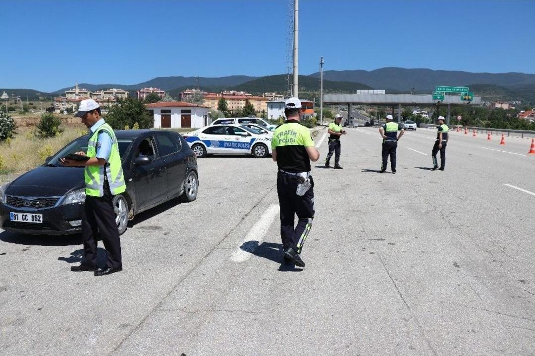 Bayram &Ouml;ncesi Trafik Tedbirleri Artırıldı