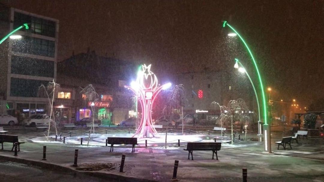 Sarıkamış&rsquo;ta Nisan Karı Şaşırttı