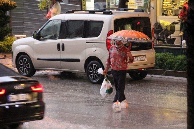 Hatay&rsquo;da Aşırı Yağış, Sele Neden Oldu 1