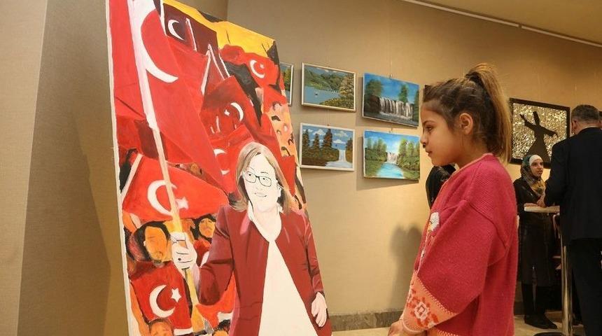 Suriyeli &Ccedil;ocuklar Duygularını Resmetti