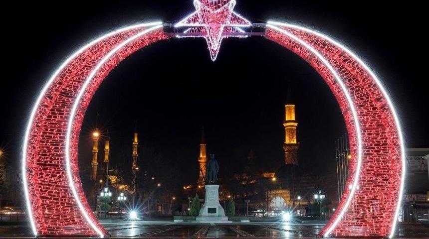 2018&rsquo;e &Ouml;zel Ay-yıldızlı Işıklandırma