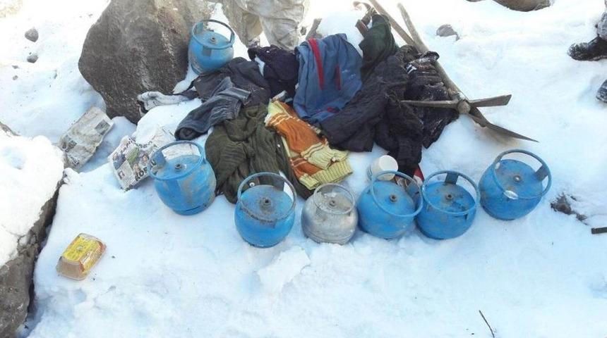 Tunceli&rsquo;de Roketatar Ve Silah Ele Ge&ccedil;irildi