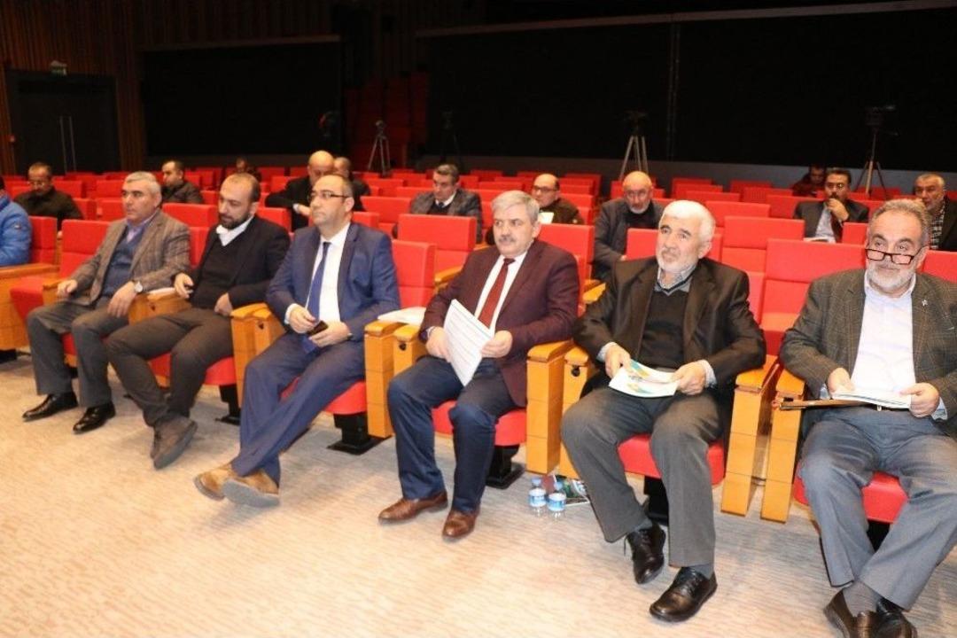 Meclis &Uuml;yeleri Gitti, B&uuml;t&ccedil;e G&ouml;r&uuml;şmelerinin Yapıldığı Toplantı İptal Edildi