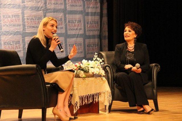 H&uuml;lya Ko&ccedil;yiğit: &ldquo;sanat Ve Siyaset Halk İ&ccedil;in Yapılıyor, Her İkisi Ayrılmaz Birer Par&ccedil;a&rdquo; 1