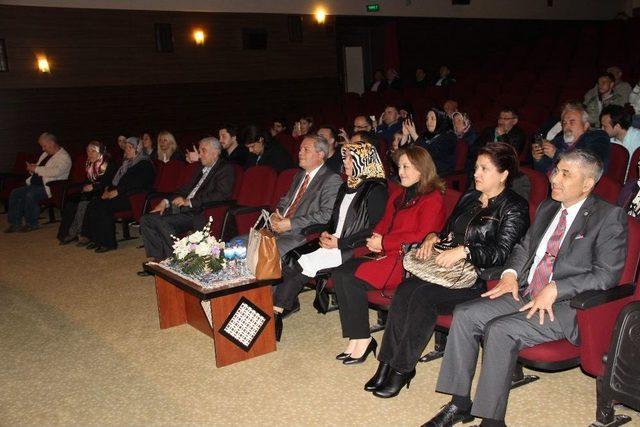 H&uuml;lya Ko&ccedil;yiğit: &ldquo;sanat Ve Siyaset Halk İ&ccedil;in Yapılıyor, Her İkisi Ayrılmaz Birer Par&ccedil;a&rdquo; 2