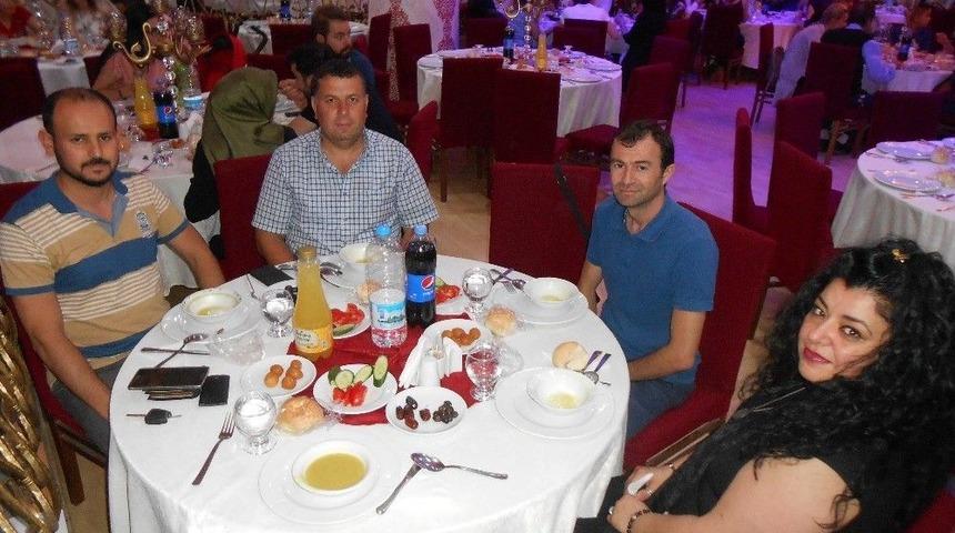 Eczane Teknisyenleri Huzurevi Sakinleriyle İftarda Buluştu