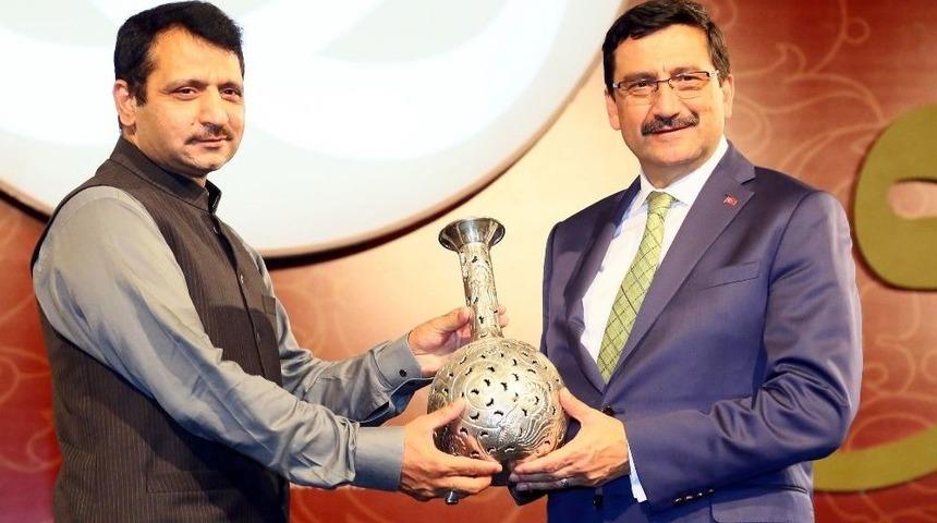 Ke&ccedil;i&ouml;ren&rsquo;de Renkli Pakistan Gecesi