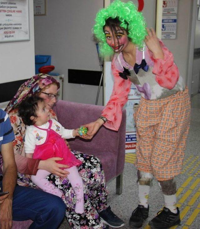 Minikler 23 Nisan’ı Erken Kutladı 1